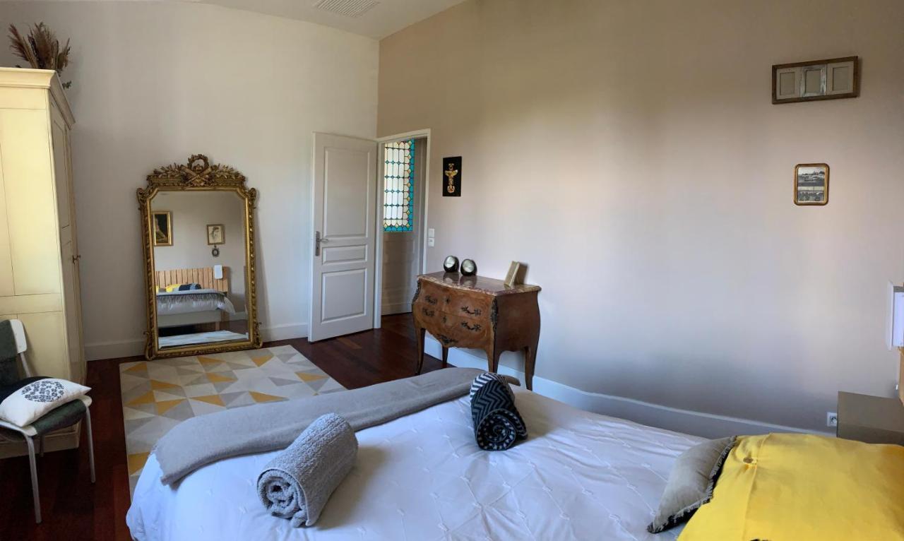 Suite Privative Abella - Aile De Maison Bourgeoise Ambares-et-Lagrave ภายนอก รูปภาพ