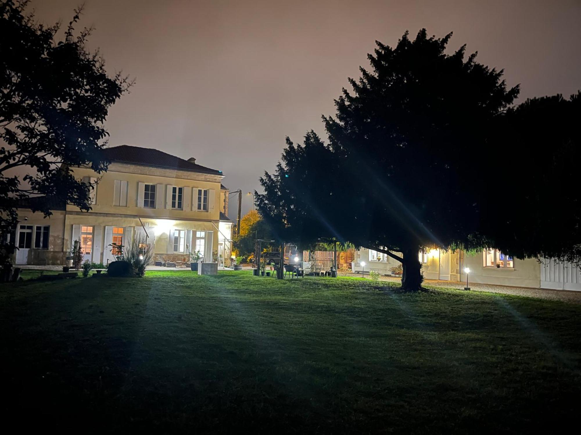 Suite Privative Abella - Aile De Maison Bourgeoise Ambares-et-Lagrave ภายนอก รูปภาพ
